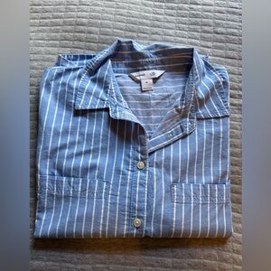 Medium dress shirt